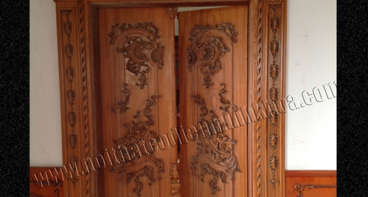 Cua mat tien co dien - MT027N